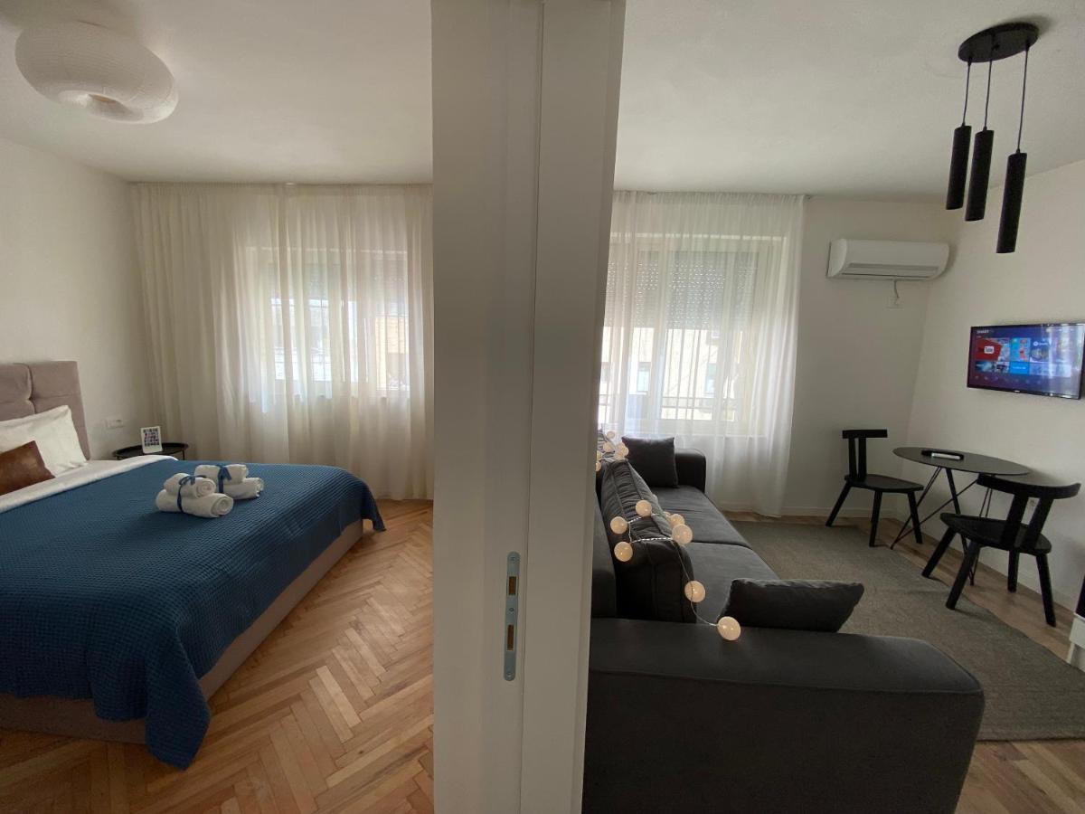 Myslym Shyri'S Apartments Tirana Bagian luar foto