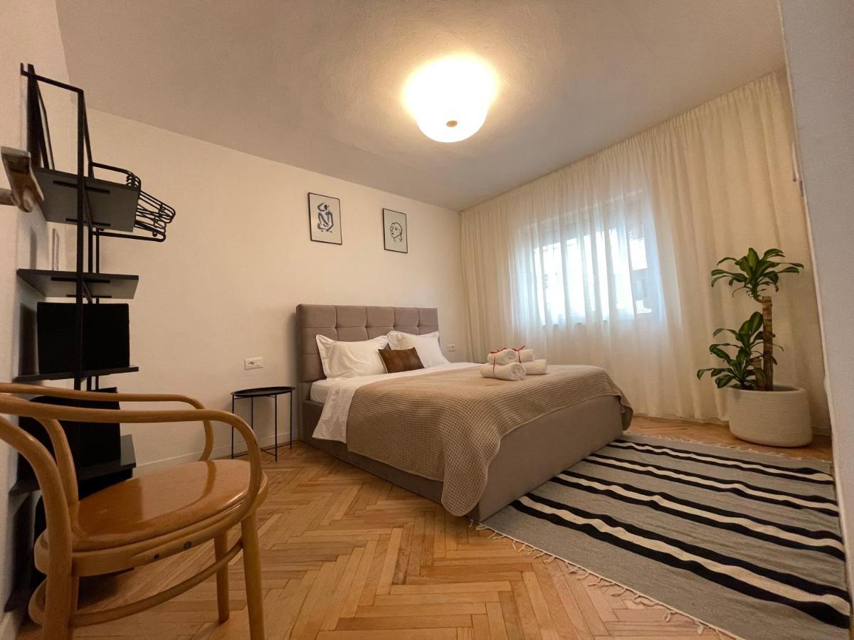 Myslym Shyri'S Apartments Tirana Bagian luar foto