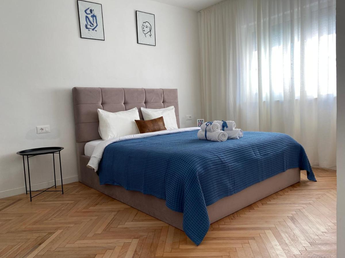 Myslym Shyri'S Apartments Tirana Bagian luar foto