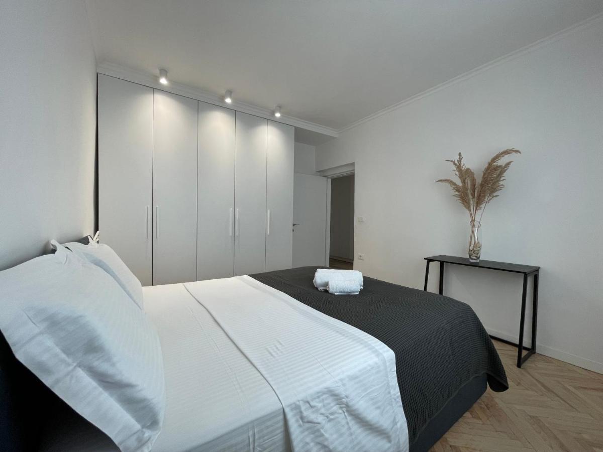 Myslym Shyri'S Apartments Tirana Bagian luar foto