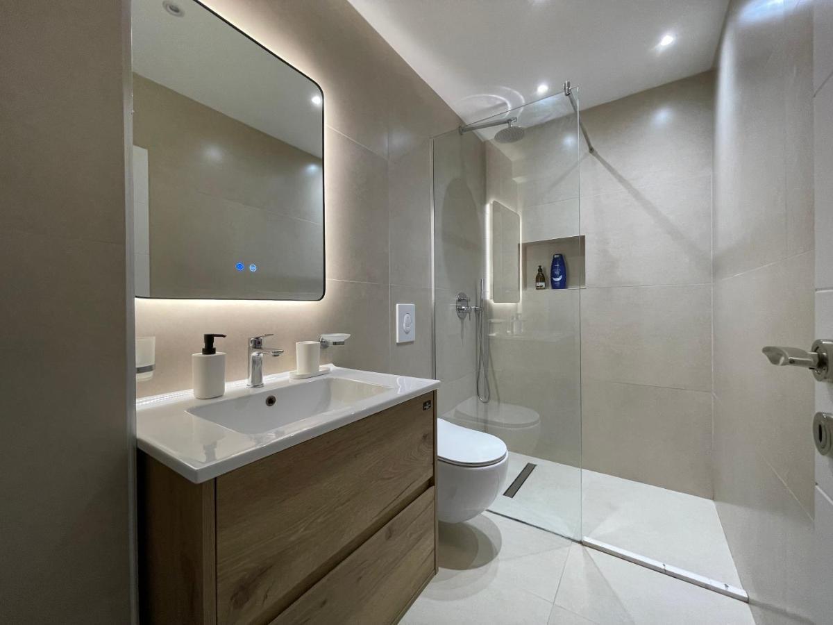 Myslym Shyri'S Apartments Tirana Bagian luar foto