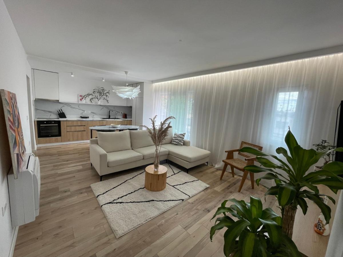 Myslym Shyri'S Apartments Tirana Bagian luar foto
