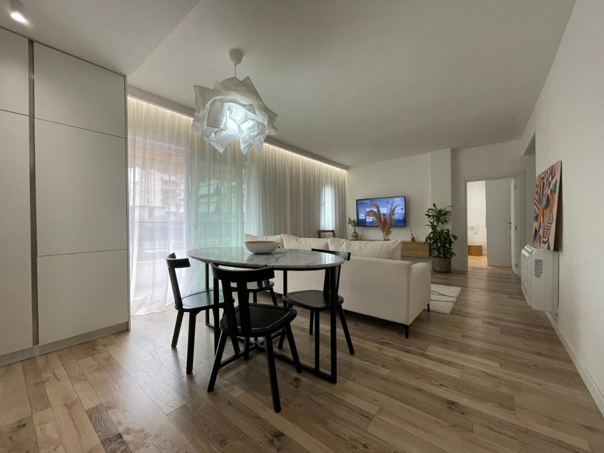 Myslym Shyri'S Apartments Tirana Bagian luar foto