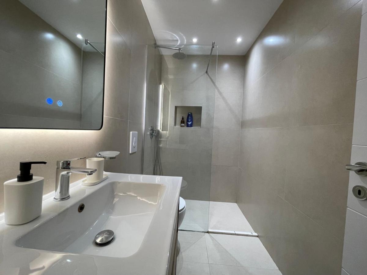 Myslym Shyri'S Apartments Tirana Bagian luar foto