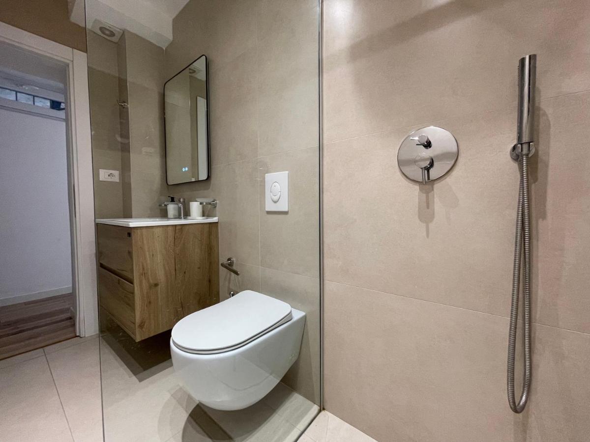 Myslym Shyri'S Apartments Tirana Bagian luar foto