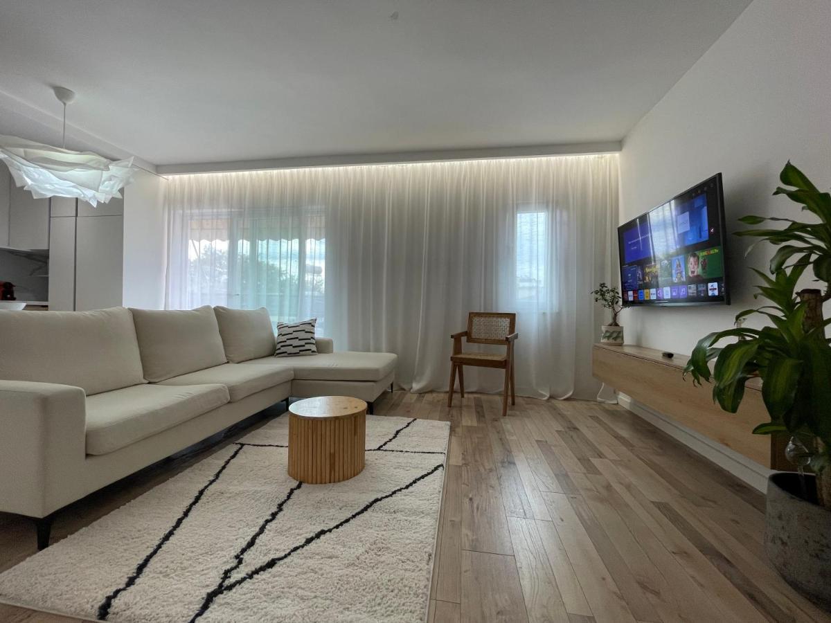 Myslym Shyri'S Apartments Tirana Bagian luar foto
