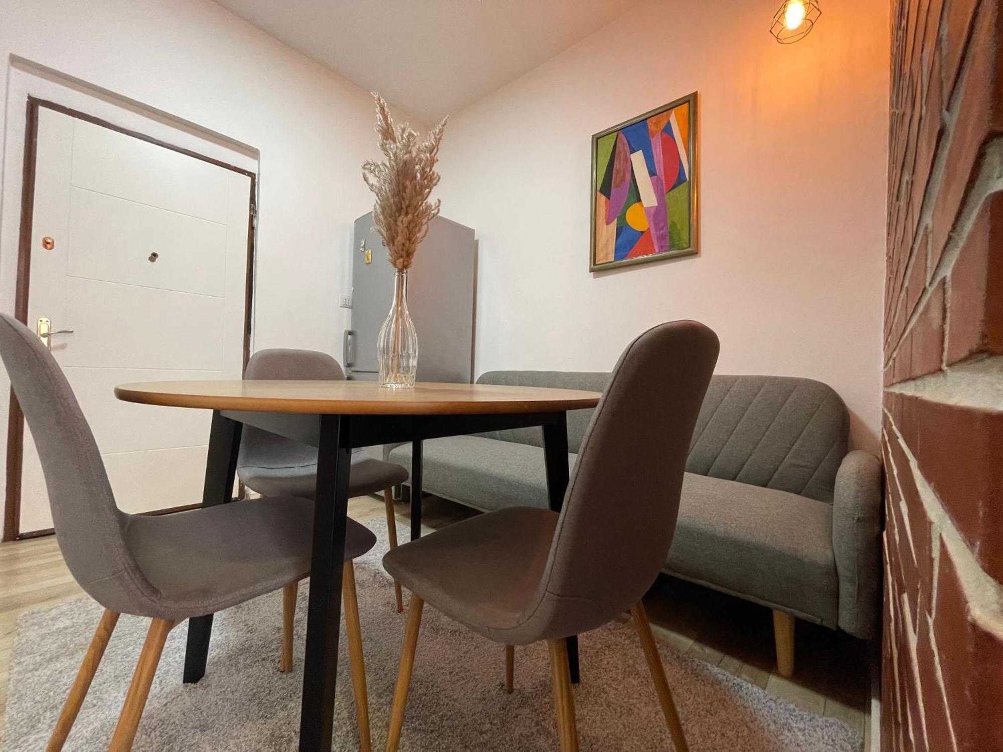 Myslym Shyri'S Apartments Tirana Ruang foto