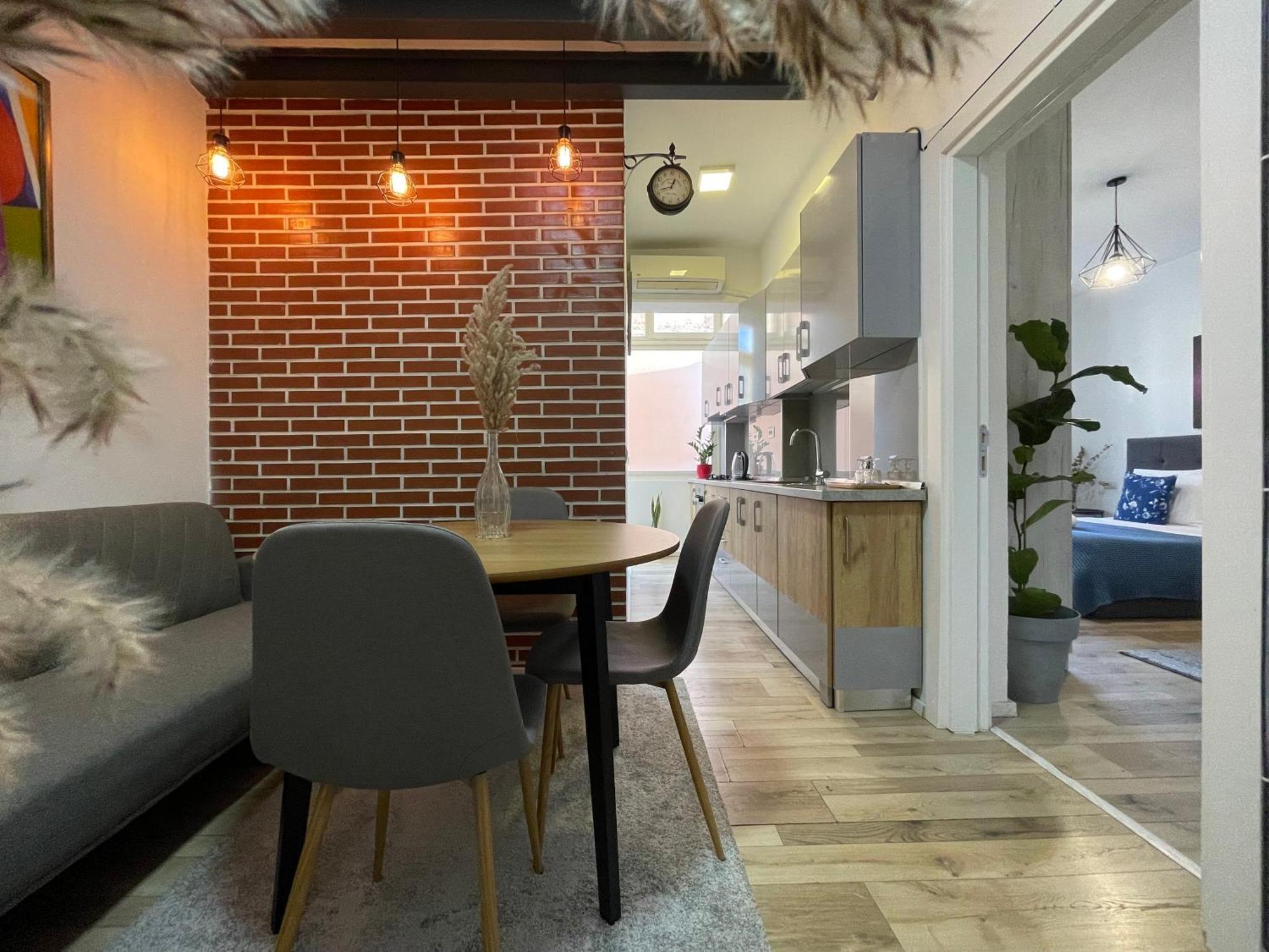 Myslym Shyri'S Apartments Tirana Ruang foto