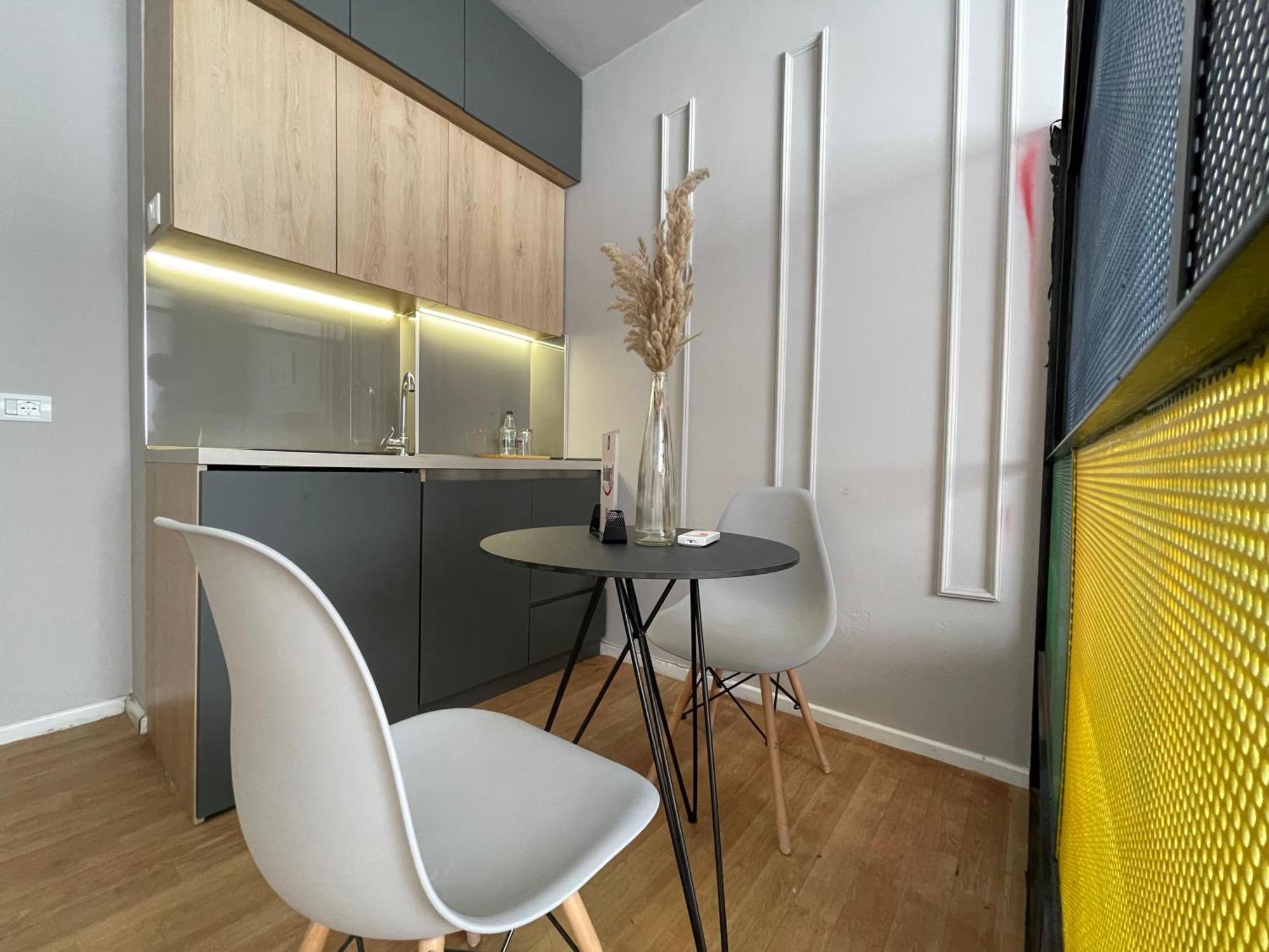 Myslym Shyri'S Apartments Tirana Bagian luar foto